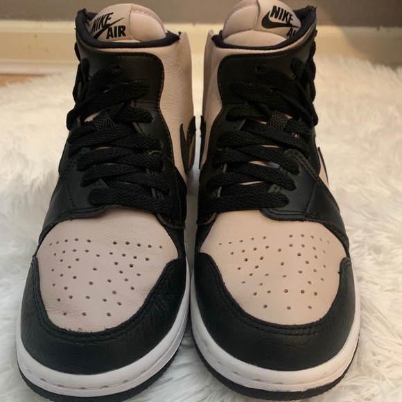 Women’s Air Jordan 1 Rebel - Picture 6 of 10